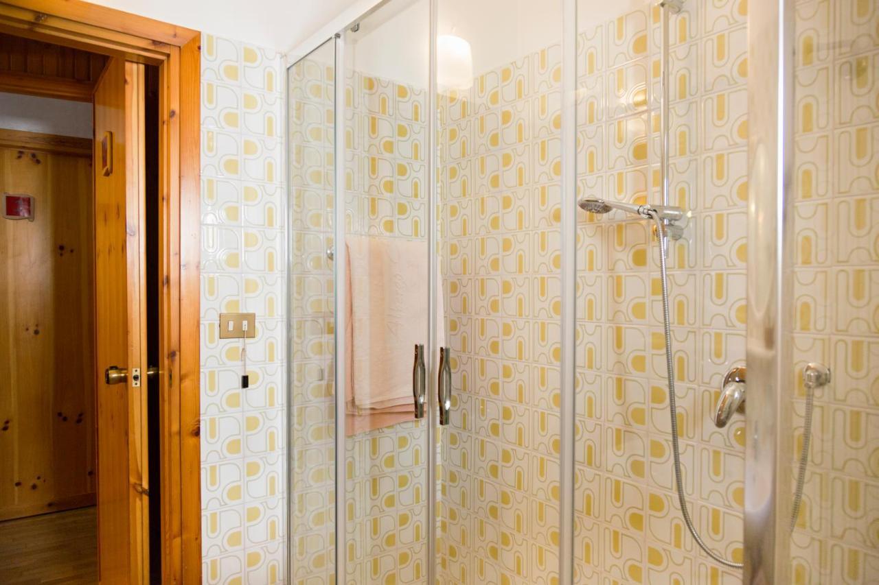 Albergo Centrale Сканно Екстер'єр фото